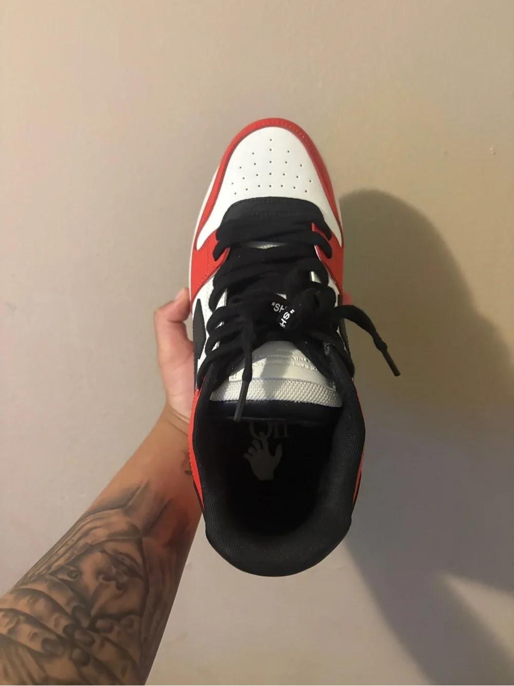 OFF-WHITE  Out of Office OOO Low Tops